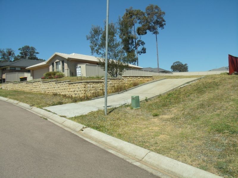 4 Drayton Grove, Cessnock NSW 2325