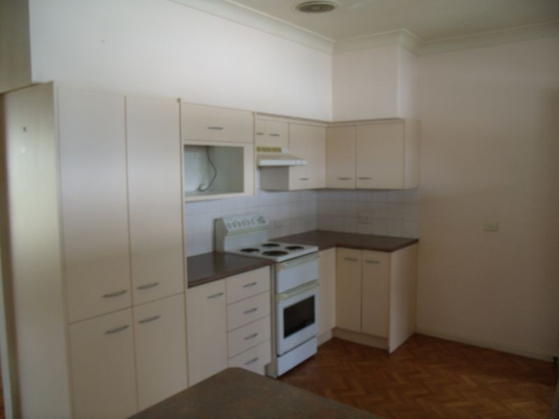 9 Melton Ave, Cessnock NSW 2325