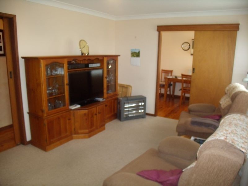 15 Balmoral Avenue, Cessnock NSW 2325