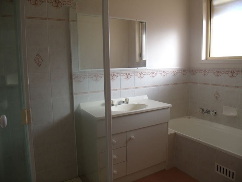 2/46b Anzac Ave, Cessnock NSW 2325