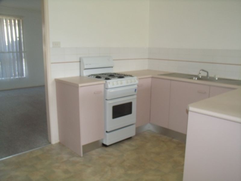 2/46b Anzac Ave, Cessnock NSW 2325