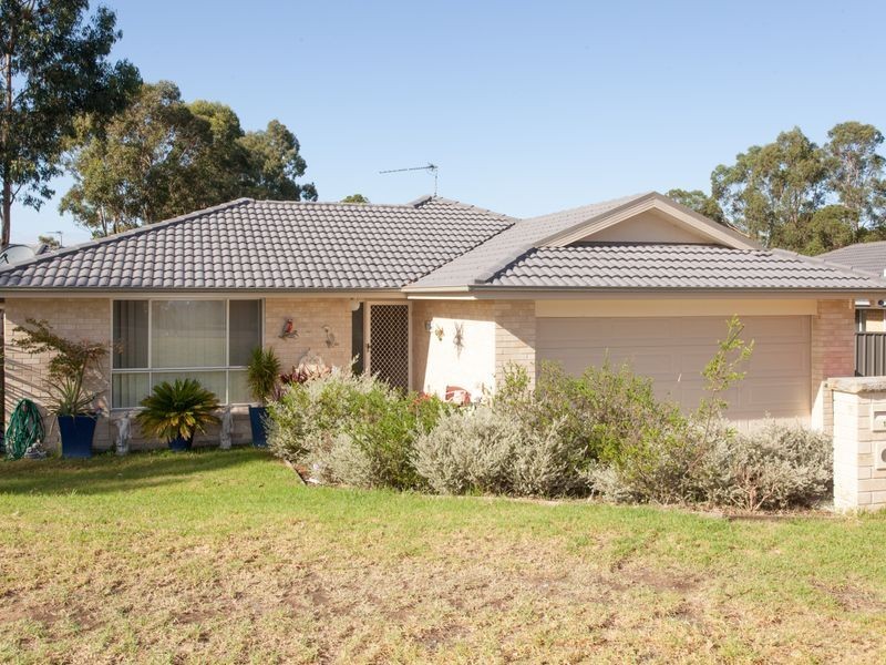 19 Casson Ave, Cessnock NSW 2325