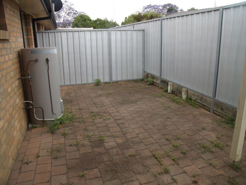 2/304 Maitland Road, Cessnock NSW 2325