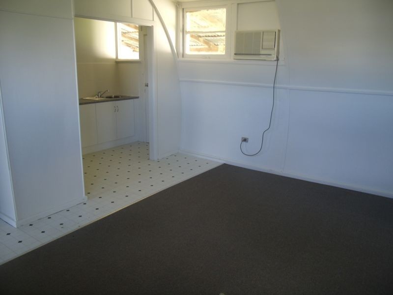 12 Macquarie Ave, Cessnock NSW 2325