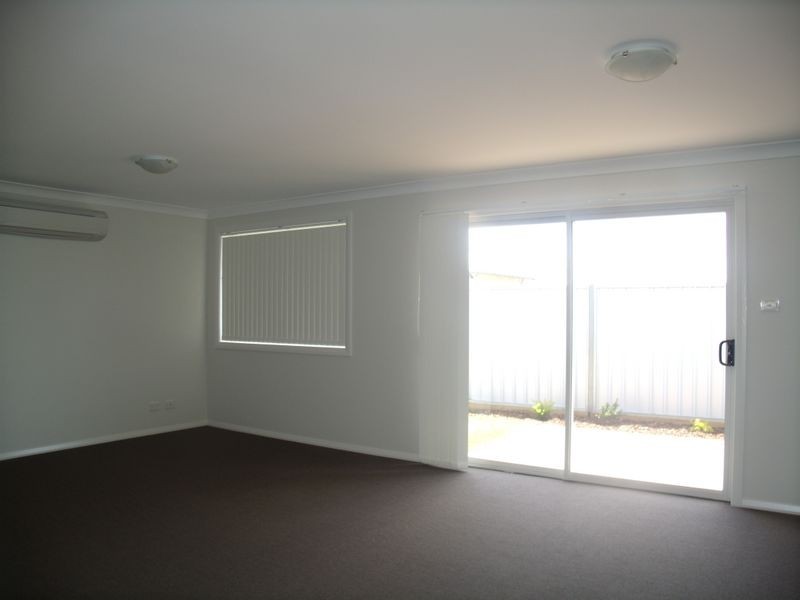 2/6A Third Street, Cessnock NSW 2325