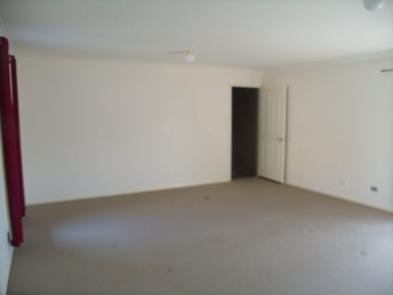 2/42 OShea Cr, Cessnock NSW 2325