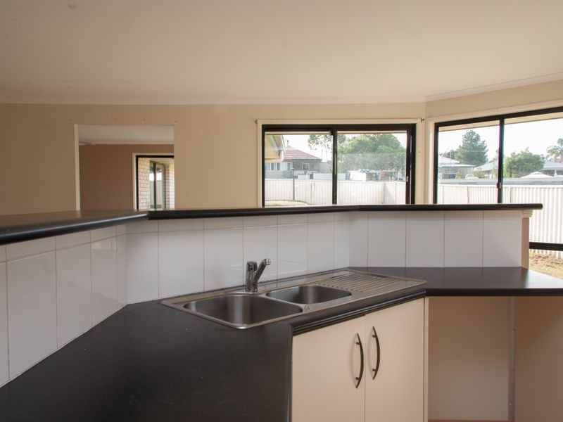 10 Dunlop Street, Kearsley NSW 2325