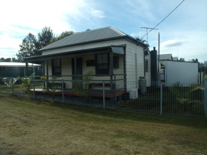 1a Albury, Abermain NSW 2326
