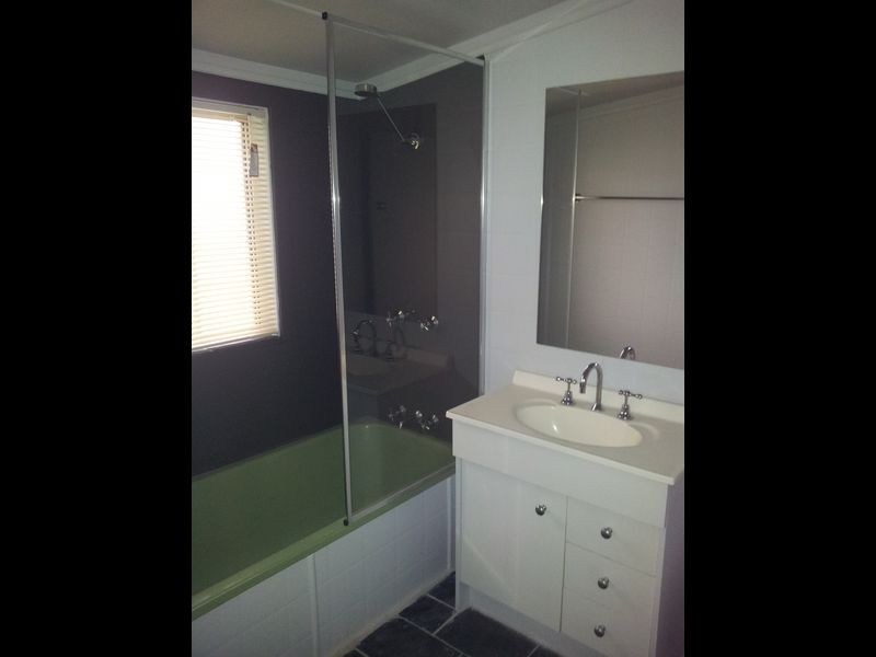 1a Albury, Abermain NSW 2326