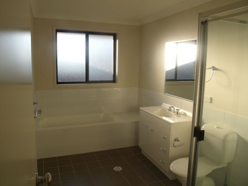 30 Garland Ave, Cessnock NSW 2325