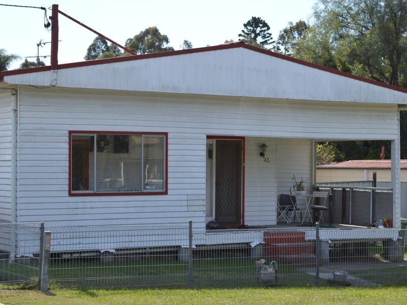 43 Fourth Street, Weston NSW 2326