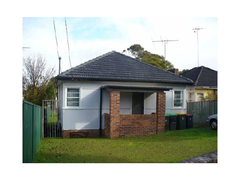 27 Bonds Road, Roselands NSW 2196
