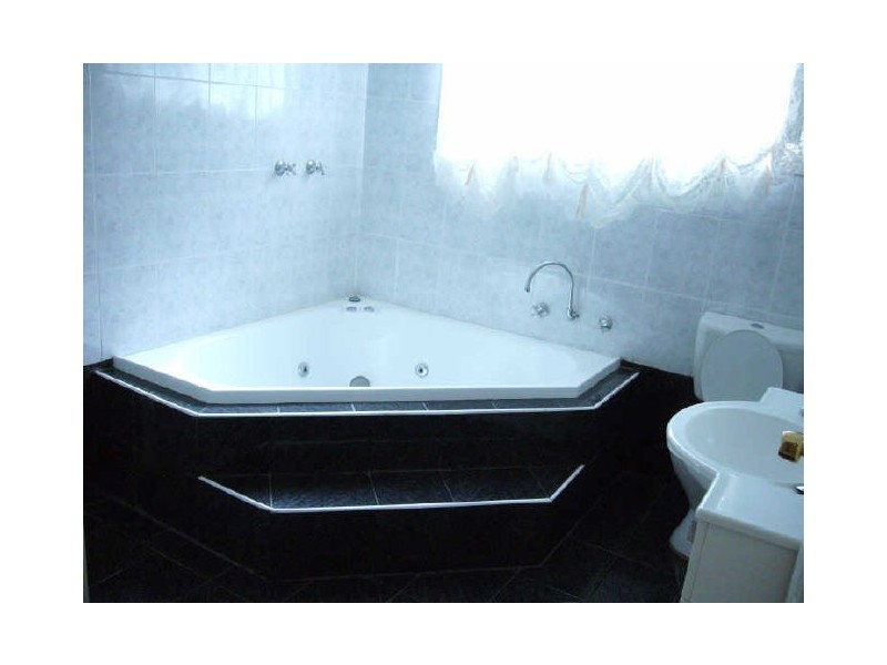 52B Clarendon Road, Peakhurst NSW 2210