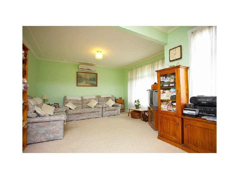 9 Henry Road, Riverwood NSW 2210