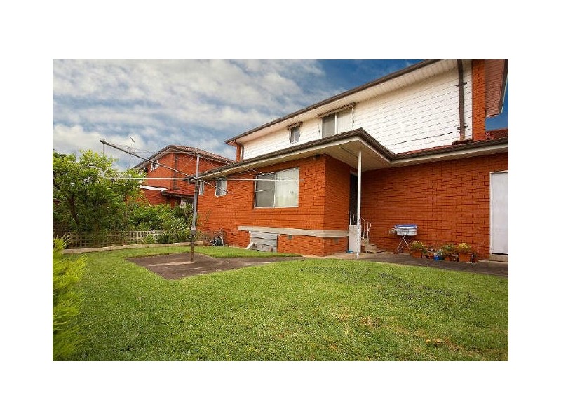 9 Henry Road, Riverwood NSW 2210