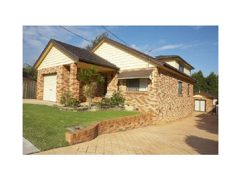 4 Collaroy Avenue, Peakhurst NSW 2210