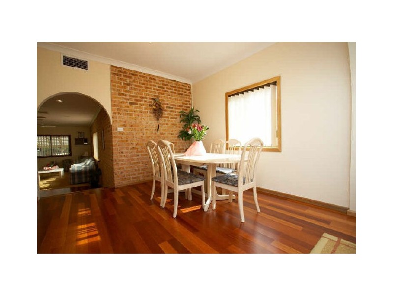 4 Collaroy Avenue, Peakhurst NSW 2210