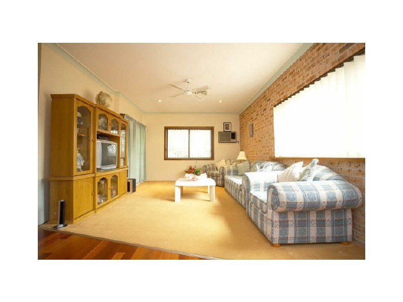 4 Collaroy Avenue, Peakhurst NSW 2210