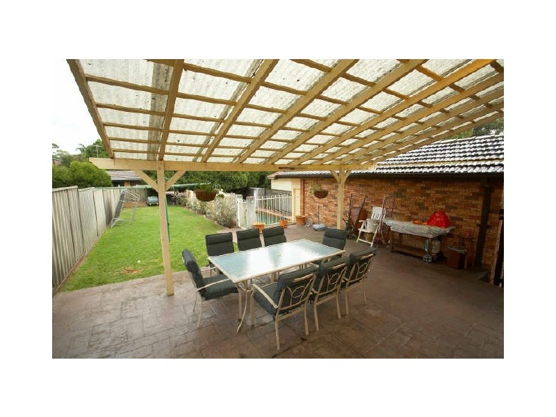 4 Collaroy Avenue, Peakhurst NSW 2210