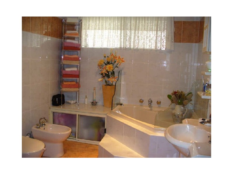 2a Evans Street, Peakhurst NSW 2210