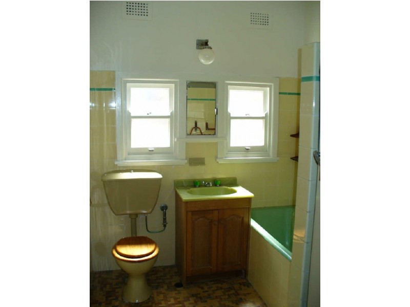 8 Thurlow Street, Riverwood NSW 2210