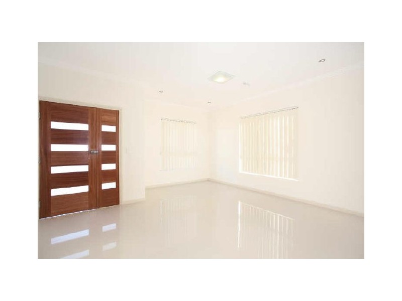 2 Ewen Street, Roselands NSW 2196