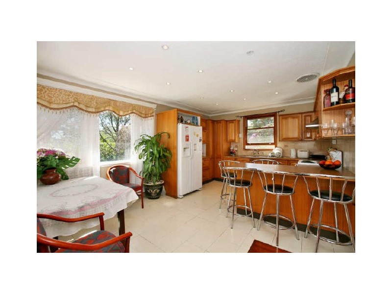 41 Mavis Avenue, Peakhurst NSW 2210