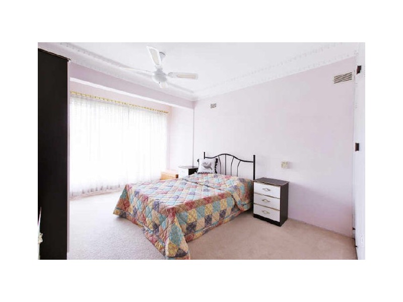 6 Amy Road, Peakhurst NSW 2210