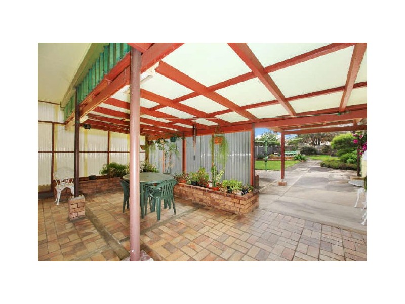 6 Amy Road, Peakhurst NSW 2210