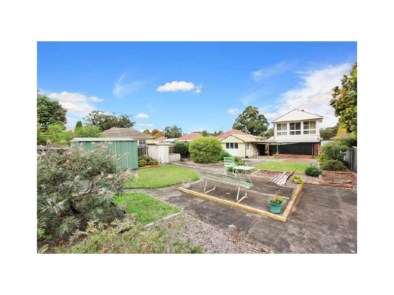 6 Amy Road, Peakhurst NSW 2210