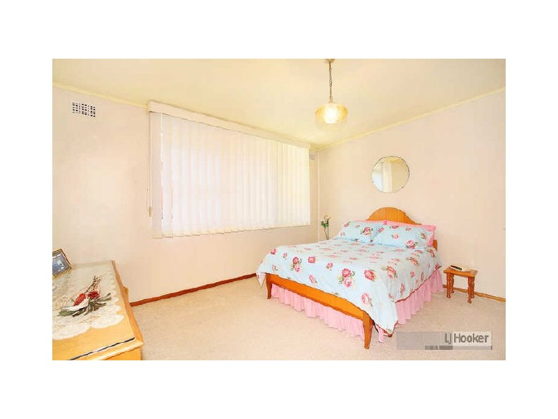 7 Waldo Crescent, Peakhurst NSW 2210