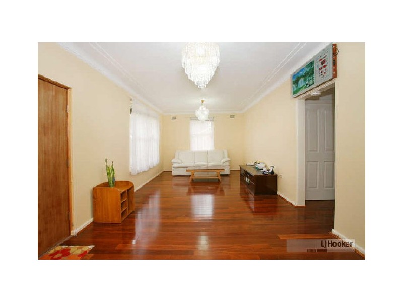 17 Munmurra Road, Riverwood NSW 2210