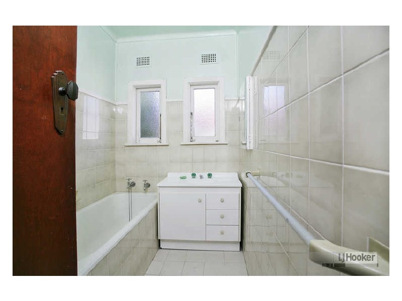 257 Bonds Road, Riverwood NSW 2210