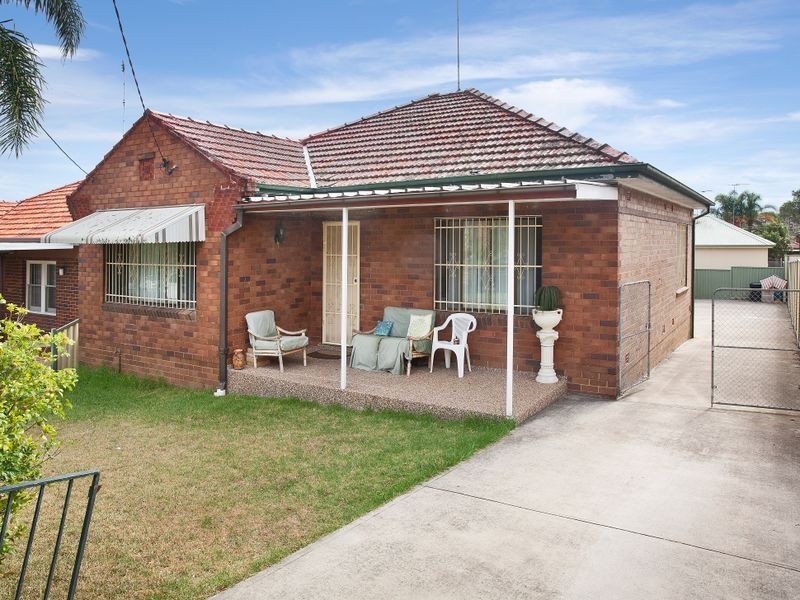 33 Mazarin Street, Riverwood NSW 2210