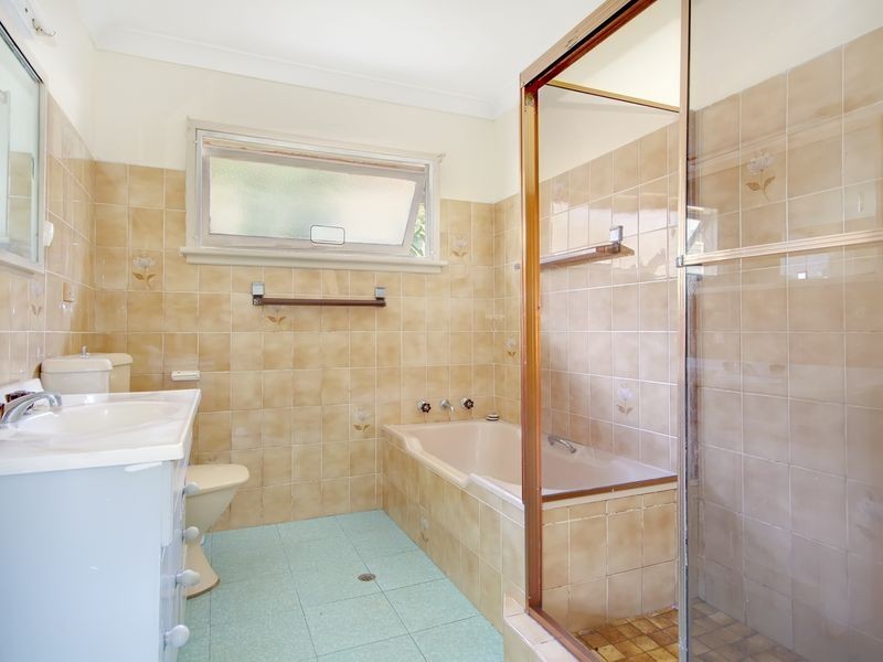 6 Iris Avenue, Riverwood NSW 2210