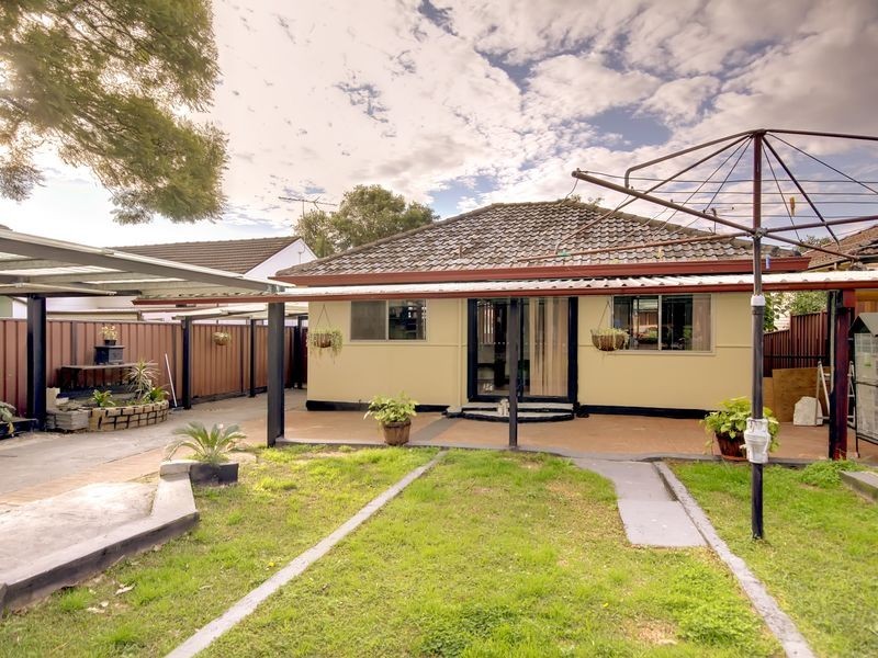 6 Iris Avenue, Riverwood NSW 2210