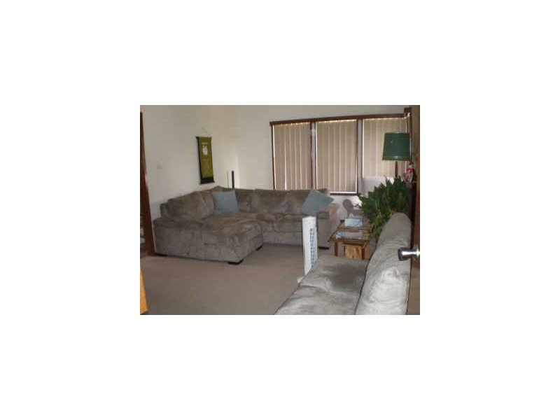 8 Anzac Mews, Wattle Grove NSW 2173