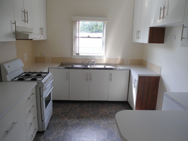 8 Anzac Mews, Wattle Grove NSW 2173