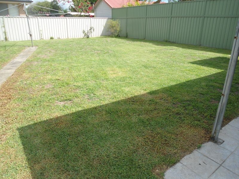 8 Anzac Mews, Wattle Grove NSW 2173