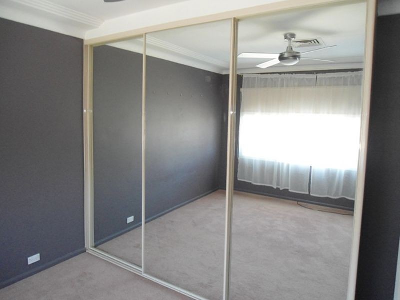 9A Hawkey Crescent, Camden NSW 2570