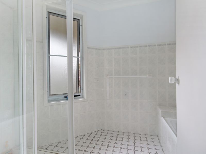 1/1A Forshaw Avenue, Peakhurst NSW 2210