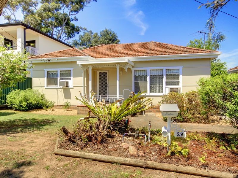 29 Fullerton Crescent, Riverwood NSW 2210