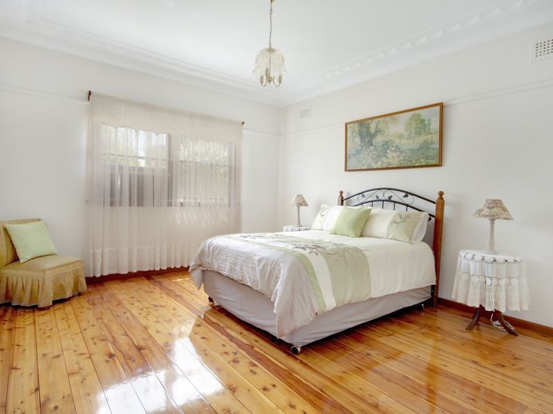 29 Fullerton Crescent, Riverwood NSW 2210