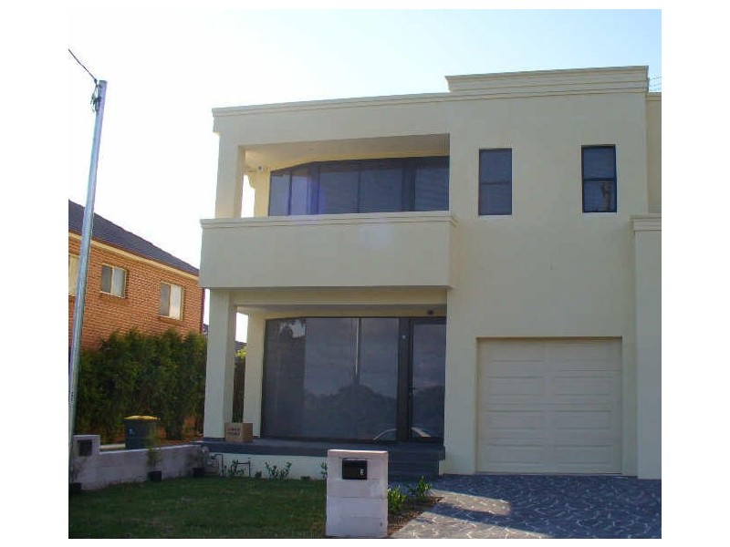 2/50-52 Clarendon Road, Peakhurst NSW 2210