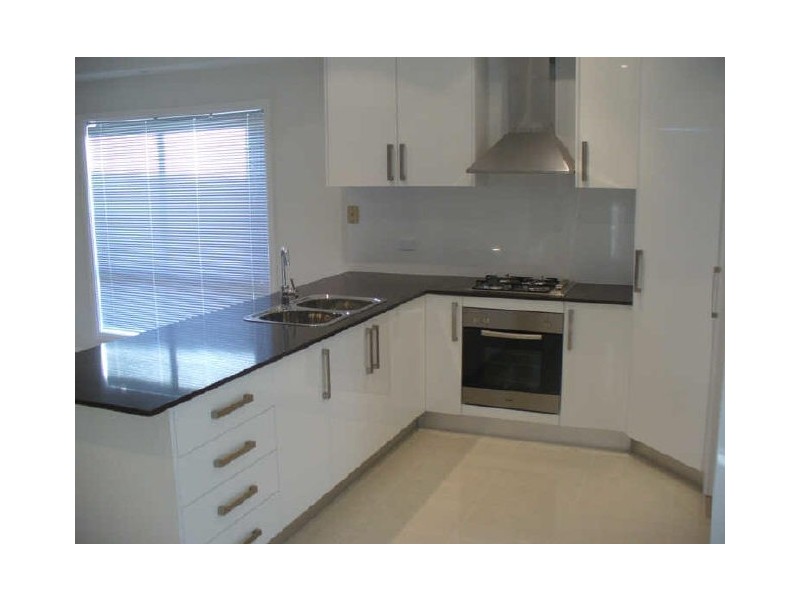 2/50-52 Clarendon Road, Peakhurst NSW 2210