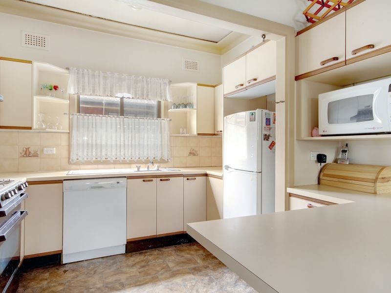 13 Hunter Street, Riverwood NSW 2210