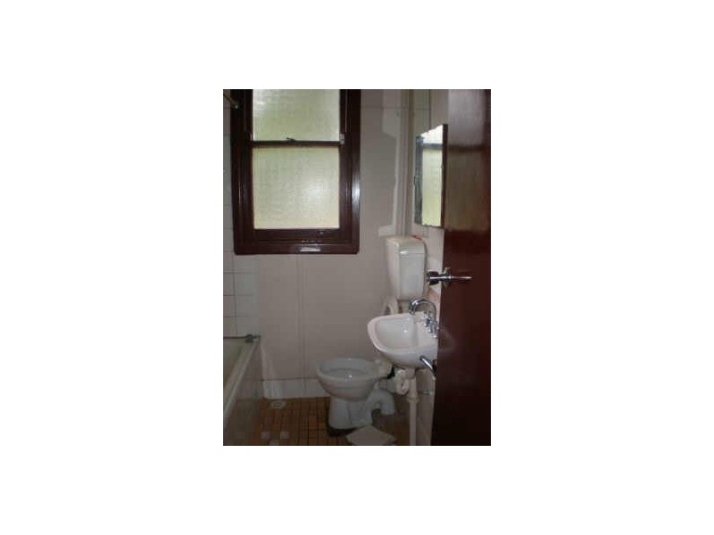 2 Bottlebrush Avenue, Lugarno NSW 2210