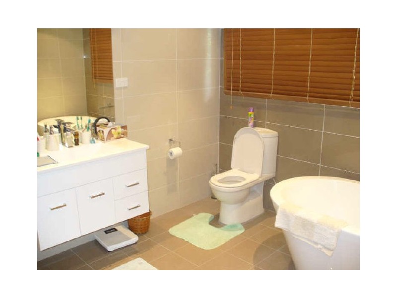 20 Shand Close, Illawong NSW 2234