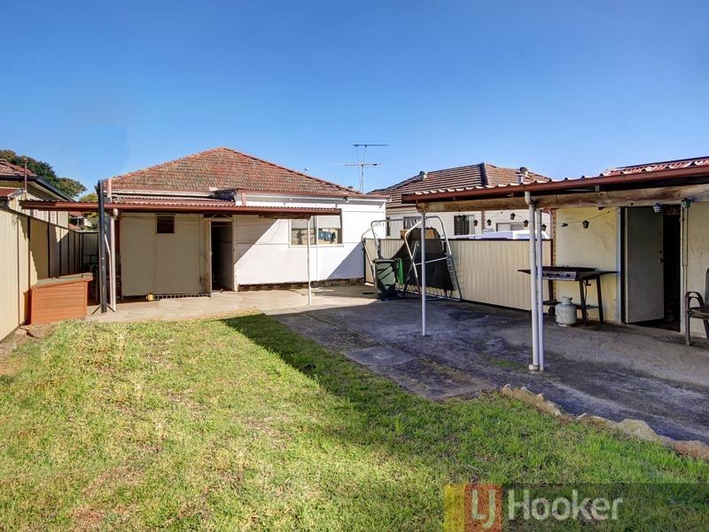 13 Bonds Road, Riverwood NSW 2210
