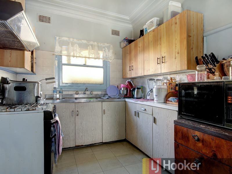 13 Bonds Road, Riverwood NSW 2210